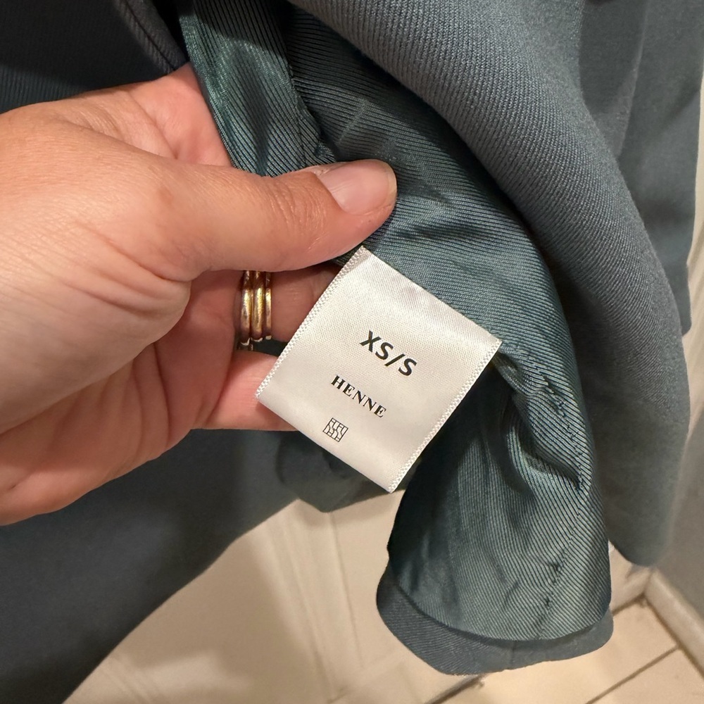 Henne oversized blazer
Small - Picture 5 of 5